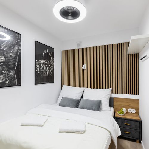 Apartament standard Plus la demisol cu 2 camere pentru 4 pers.