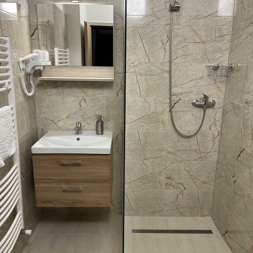 Apartman se sprchou s vlastní kuchyňkou pro 4 os. s 1 ložnicí