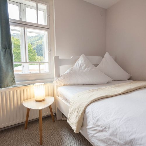 Apartament family cu baie cu 2 camere pentru 4 pers. (se poate solicita pat suplimentar)