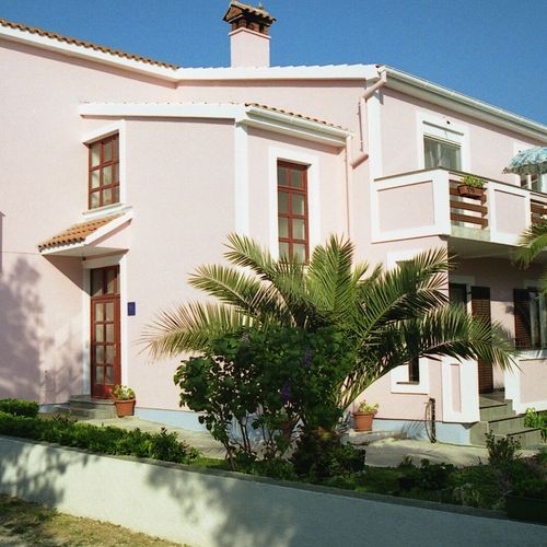 Apartament 4-osobowy z klimatyzacją z balkonem z 2 pomieszczeniami sypialnianymi A-19393-a