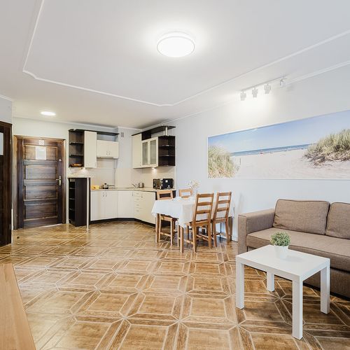 Apartament superior cu balcon cu 2 camere pentru 5 pers.