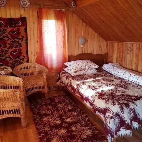 Apartament 4-osobowy z balkonem ze wspólną łazienką z 1 pomieszczeniem sypialnianym
