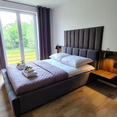Apartament cu vedere spre pădure cu vedere spre grădină pentru 6 pers. (se inchirieaza doar integral)