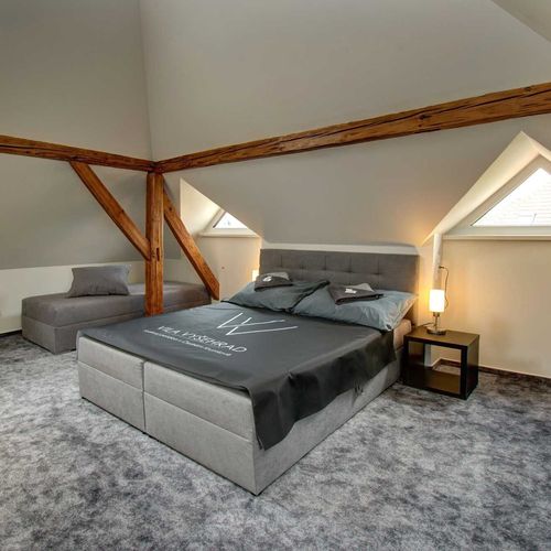 Deluxe Apartman se sprchou pro 5 os.