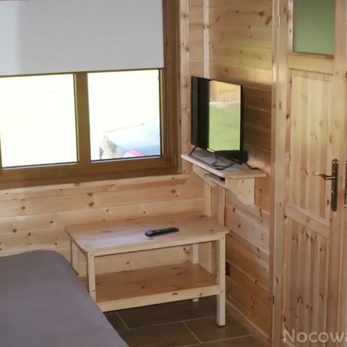 Cabană cu duș cu grădină pentru 4 pers. (se inchirieaza doar integral)