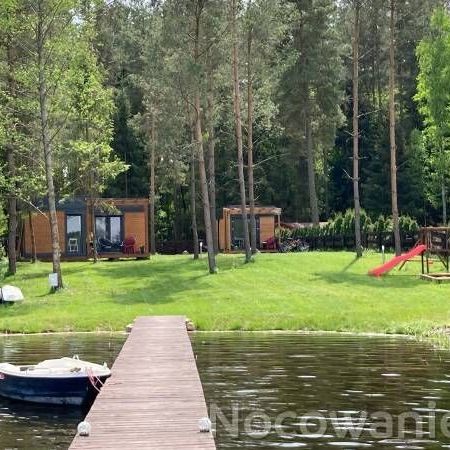 Domek drewniany 4-osobowy z tarasem z widokiem na jezioro