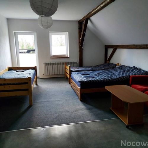 Pokój 4-osobowy z prysznicem z dostępem do ogrodu