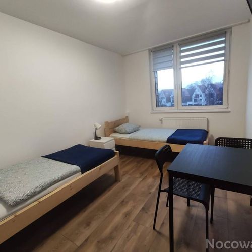 Camera twin cu duș