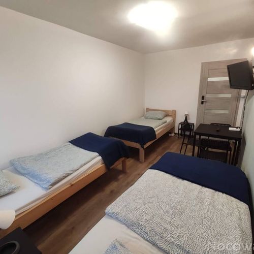 Camera tripla cu duș