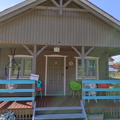 Domek drewniany 5-osobowy z prysznicem z dostępem do ogrodu