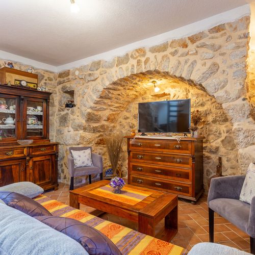 Vilă family întreaga unitate pentru 6 pers. (se inchirieaza doar integral)