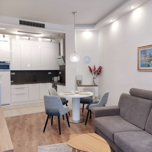 Apartament premium la parter cu 2 camere pentru 4 pers.