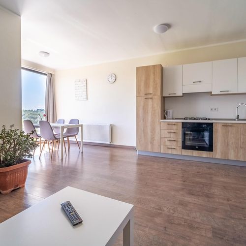 Apartament pentru 2 pers. (se inchirieaza doar integral)