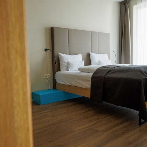 Apartament cu duș cu chicinetă proprie cu 1 camera pentru 2 pers.
