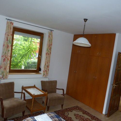 Apartman pro 7 os. se 3 ložnicemi na přízemí celý Dům
