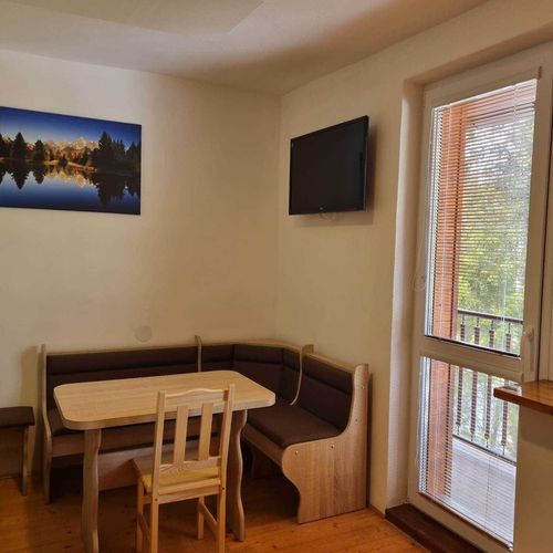 Apartament cu chicinetă proprie cu bucătărie proprie pentru 3 pers. (se poate solicita pat suplimentar)