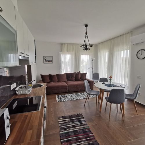 Apartament vara cu 3 camere pentru 5 pers.