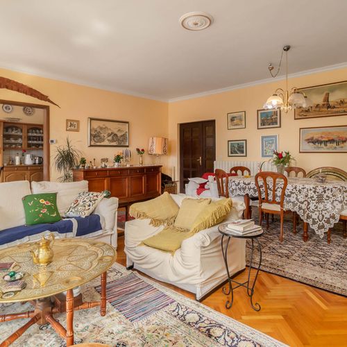 Apartament pentru 6 pers. (se inchirieaza doar integral)