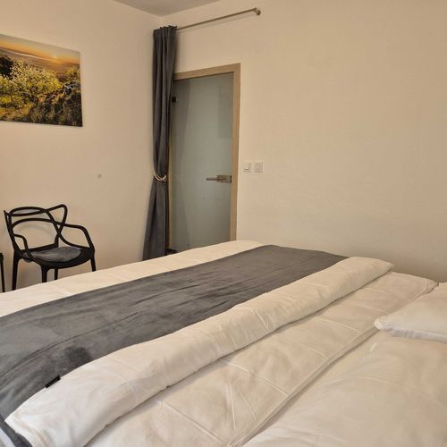 Apartman s klimatizací s vlastní kuchyní pro 5 os. se 3 ložnicemi (s možností přistýlky)