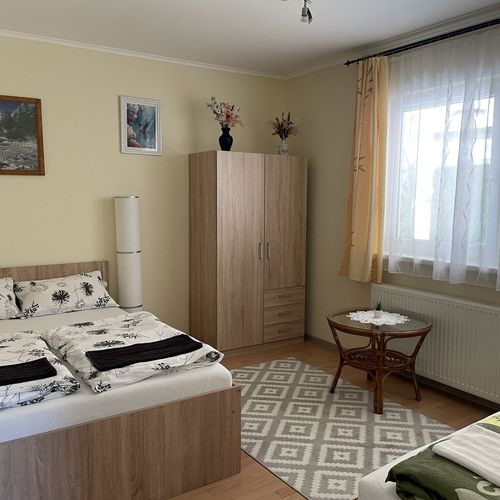 Apartament pentru 5 pers. (se inchirieaza doar integral) (se poate solicita pat suplimentar)