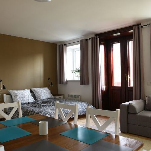 Apartament 4-osobowy Superior z prysznicem (możliwa dostawka)