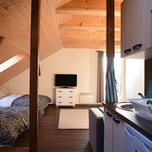 Apartament 4-osobowy Superior z prysznicem (możliwa dostawka)