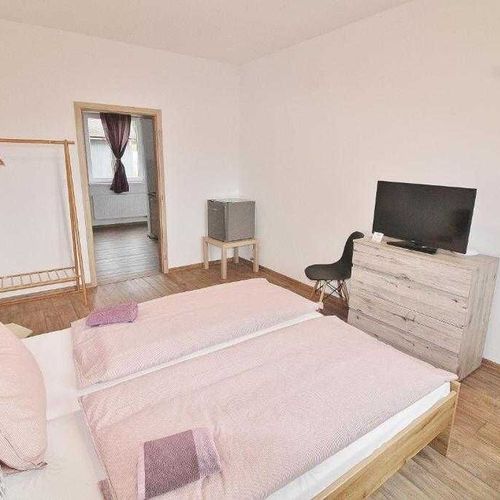 Apartament 2-osobowy z prysznicem z własną kuchnią z 1 pomieszczeniem sypialnianym (możliwa dostawka)
