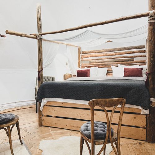 Bungalow pentru 2 pers. (se inchirieaza doar integral)