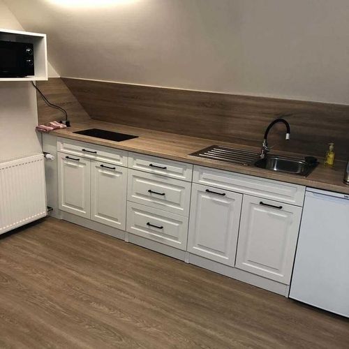 Apartman se sprchou s privátní koupelnou mimo apartmán pro 4 os.