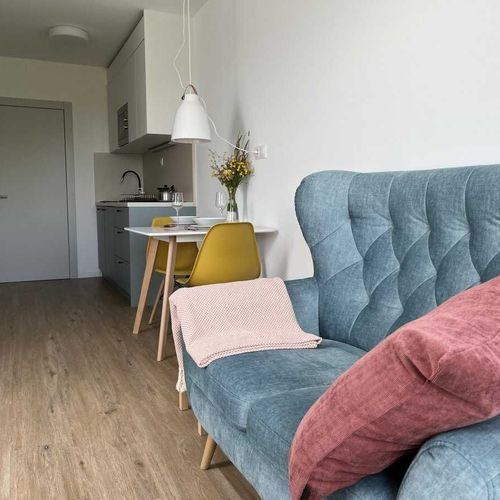 Apartament cu duș cu chicinetă proprie pentru 2 pers.