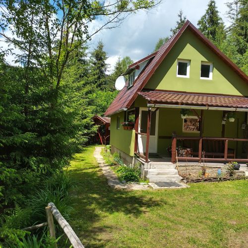 Domek drewniany 10-osobowy Przyjazny podróżom rodzinnym z widokiem na las (możliwa dostawka)