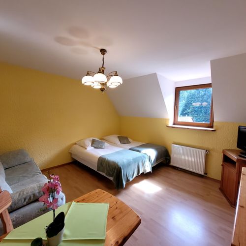 Apartament 4-osobowy na piętrze z widokiem na góry z 2 pomieszczeniami sypialnianymi