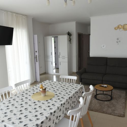 Apartament toamna cu 2 camere pentru 5 pers.