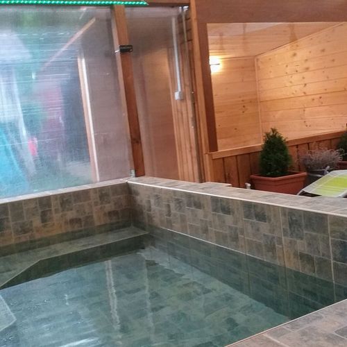 Apartament deluxe la parter pentru 8 pers. (se inchirieaza doar integral)