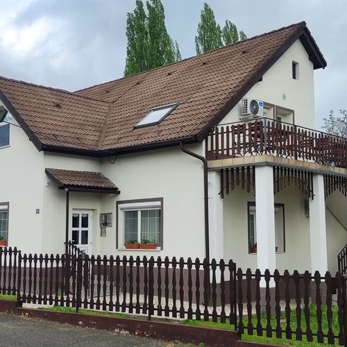 Apartament la etaj cu 2 camere pentru 7 pers. (se poate solicita pat suplimentar)