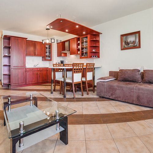 Apartament pentru 4 pers. (se inchirieaza doar integral)