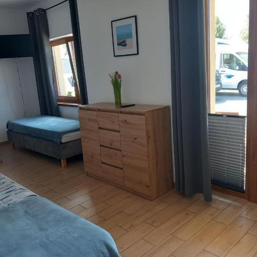 Apartament 4-osobowy na parterze udogodnienia dla niepełnosprawnych z 2 pomieszczeniami sypialnianymi