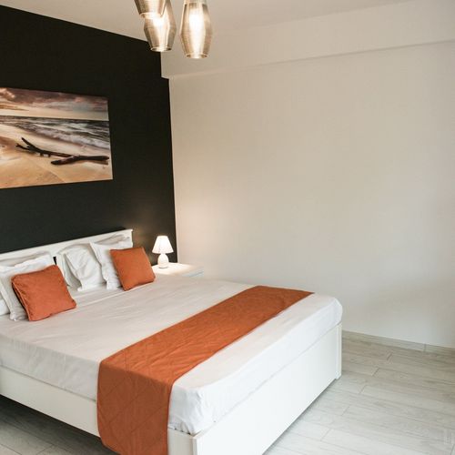 Apartament cu terasă cu vedere spre oraș cu 2 camere pentru 4 pers.