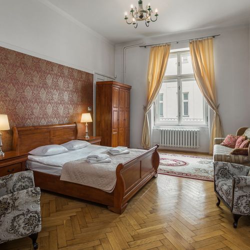 Apartament palace grand cu 2 camere pentru 7 pers.