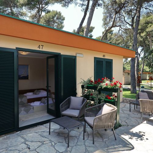 Bungalow pentru 6 pers. (se inchirieaza doar integral)