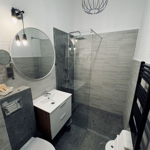 Apartament 4-osobowy z łazienką tV z płaskim ekranem z 2 pomieszczeniami sypialnianymi