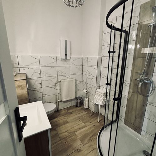 Pokój 4-osobowy z balkonem z łazienką