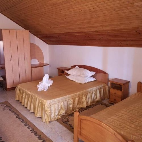 Apartament standard cu 2 camere pentru 4 pers.