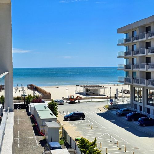 Apartament cu vedere spre mare cu 2 camere pentru 4 pers.
