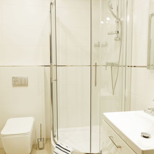 Apartament la etaj cu vedere spre lac cu 1 camera pentru 2 pers.