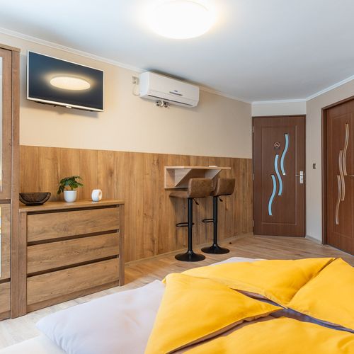 Apartament cu vedere spre curte cu 1 camera pentru 2 pers.