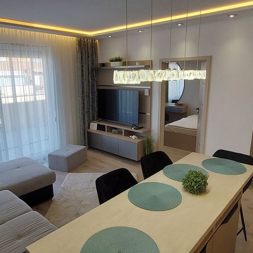 Apartament premium cu vedere spre lac cu 2 camere pentru 4 pers.