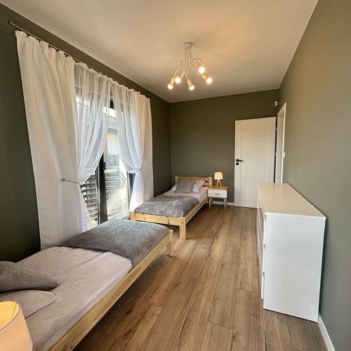 Apartament family întreaga unitate pentru 10 pers. (se inchirieaza doar integral) (se poate solicita pat suplimentar)
