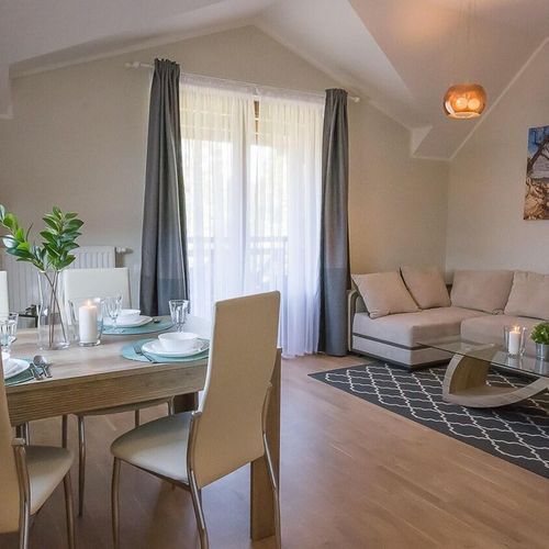 Apartament 4-osobowy z 2 pomieszczeniami sypialnianymi