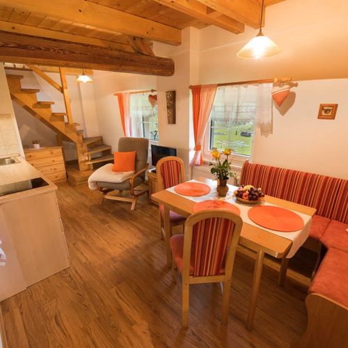 Apartament cu duș cu chicinetă proprie cu 1 camera pentru 3 pers.